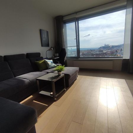 Cozy 2 Rooms Flat - Castle View ブラチスラヴァ エクステリア 写真