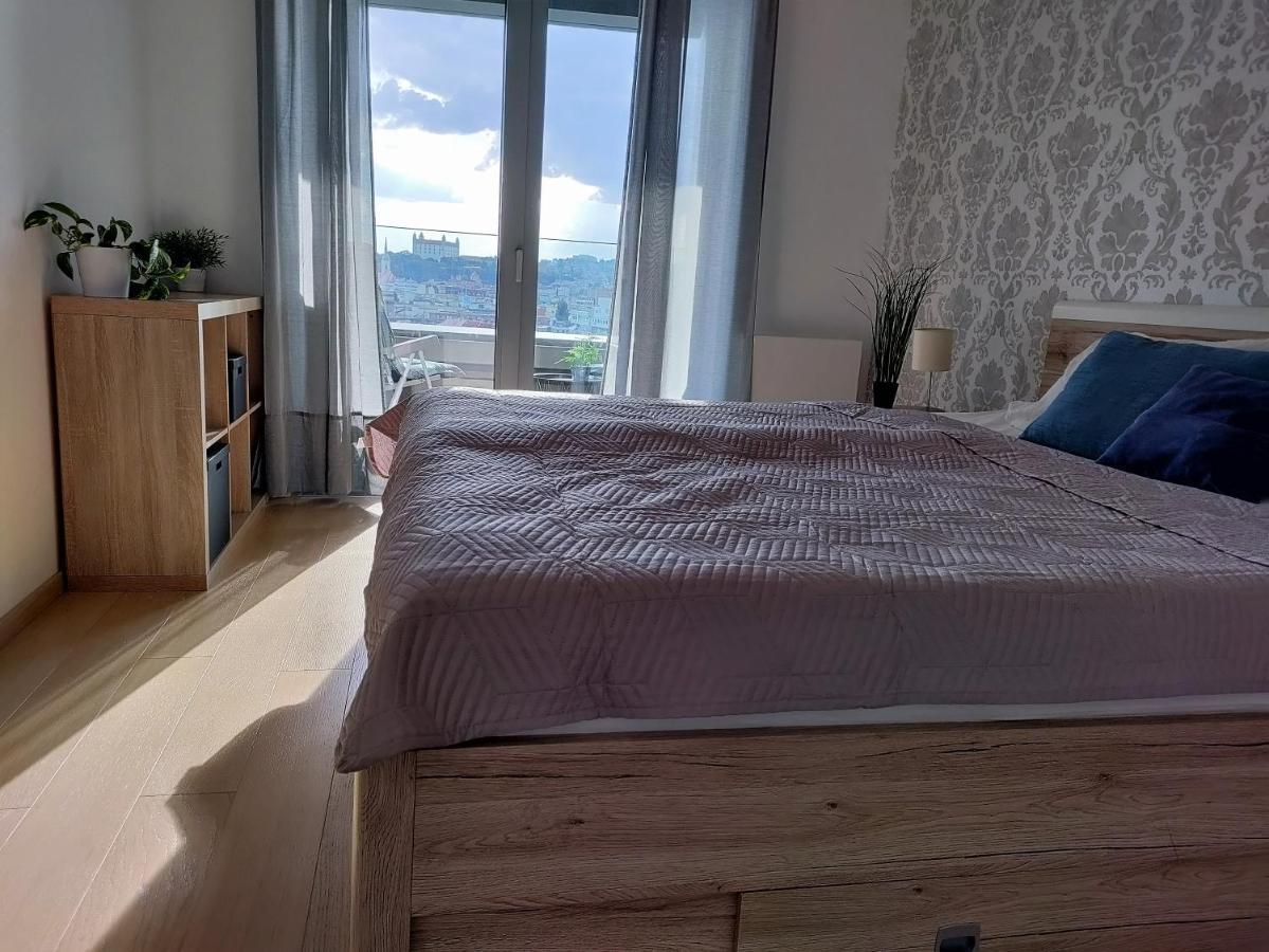 Cozy 2 Rooms Flat - Castle View ブラチスラヴァ エクステリア 写真
